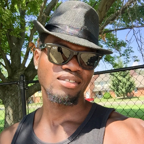 Meet your Posher, Peter - Picture 1 of 1